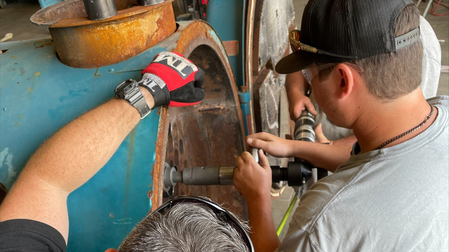 Boiler Expansion Expanding a tube in a boiler using right angle motor